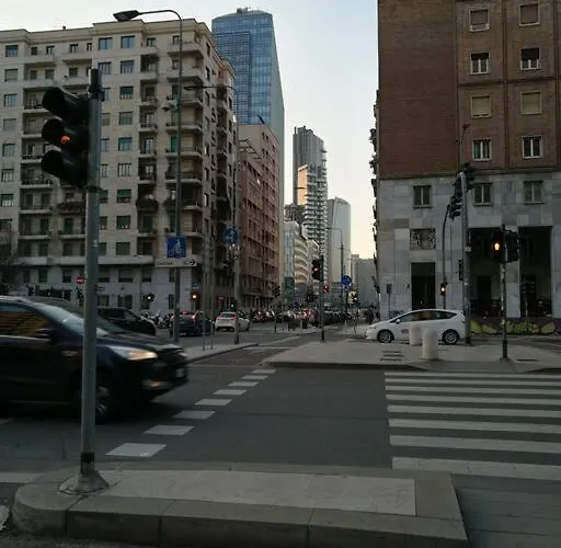 Mm3/repubblica, 2 Min. Da Staz. Mailand